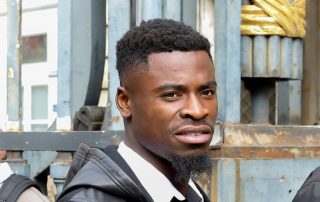 Là, Serge Aurier s'adresse à Francesca Antoniotti