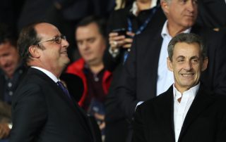 François Hollande et Nicolas Sarkozy en tribune présidentielle du Parc des Princes, le mercredi 27 septembre 2017, pour PSG-Bayern