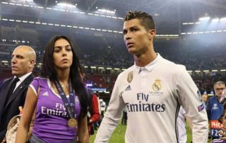 Cristiano Ronaldo et Georgina Rodriguez avec Cristiano Jr. - juin 2017