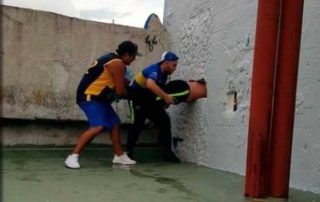 Un supporter de Boca Juniors coincé dans un mur du stade - octobre 2017