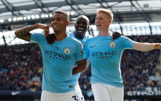 Kevin De Bruyne avec Gabriel Jesus et Benjamin Mendy (Manchester City)