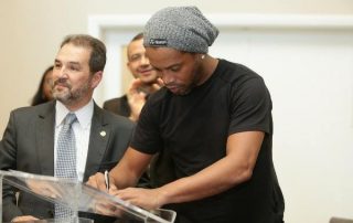 Ronaldinho va faire de la politique