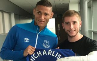 Richarlison (Everton) avec le fan blessé en célébrant son but