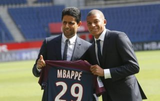 Mbappé et Nasser Al-Khelaïfi le 6 septembre 2017 (Panoramic)