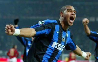 Adriano (Inter) en décembre 2005 contre le Milan AC - Panoramic