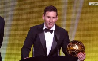 Messi avec son dernier Ballon d'or en 2015