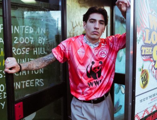 Bellerin présente un maillot custom inspiré d'Arsenal et de son engagement écolo