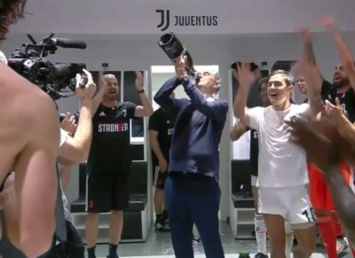 Sarri - Célébration du titre de la Juve 2020